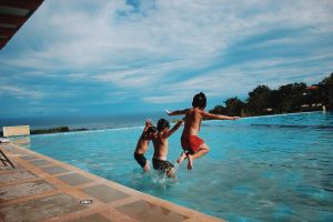 ¿Cómo proteger a tu hijo del ahogamiento en verano?
